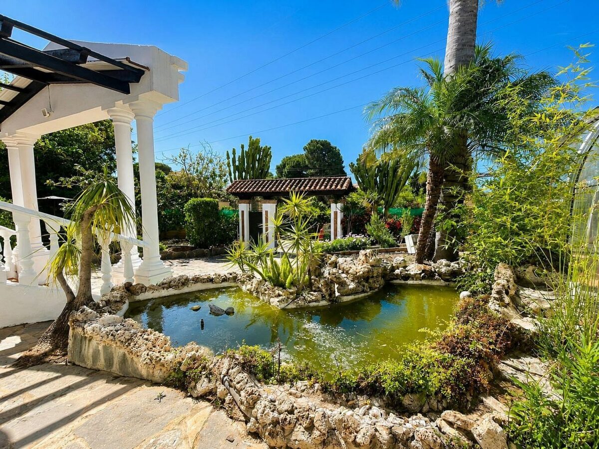 Rustic villa with pool and jacuzzi El Rosario Marbella East