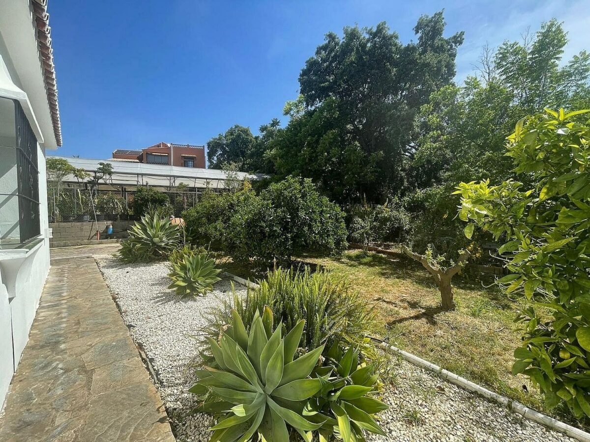 Rustic villa with pool and jacuzzi El Rosario Marbella East
