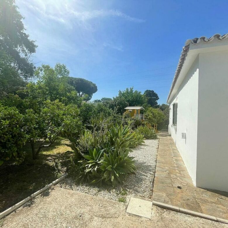 Rustic villa with pool and jacuzzi El Rosario Marbella East