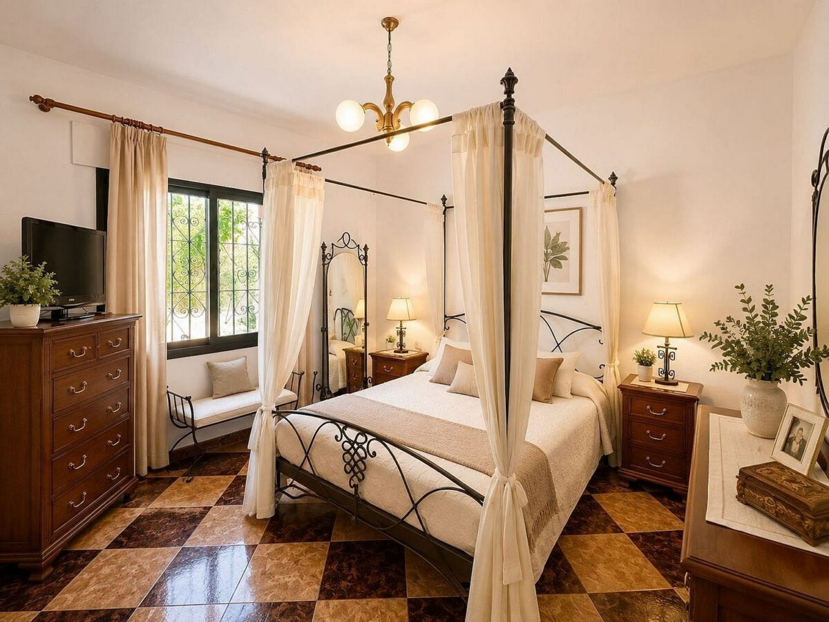 Rustic villa with pool and jacuzzi El Rosario Marbella East