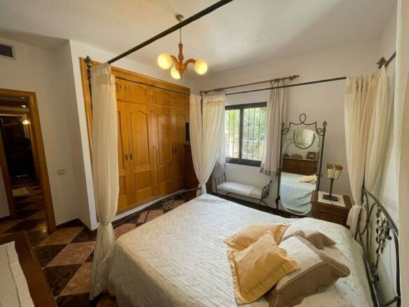 Rustic villa with pool and jacuzzi El Rosario Marbella East
