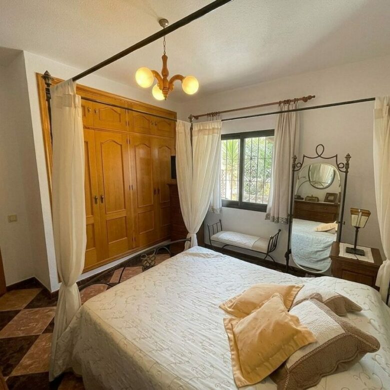 Rustic villa with pool and jacuzzi El Rosario Marbella East