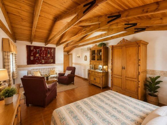 Rustic villa with pool and jacuzzi El Rosario Marbella East