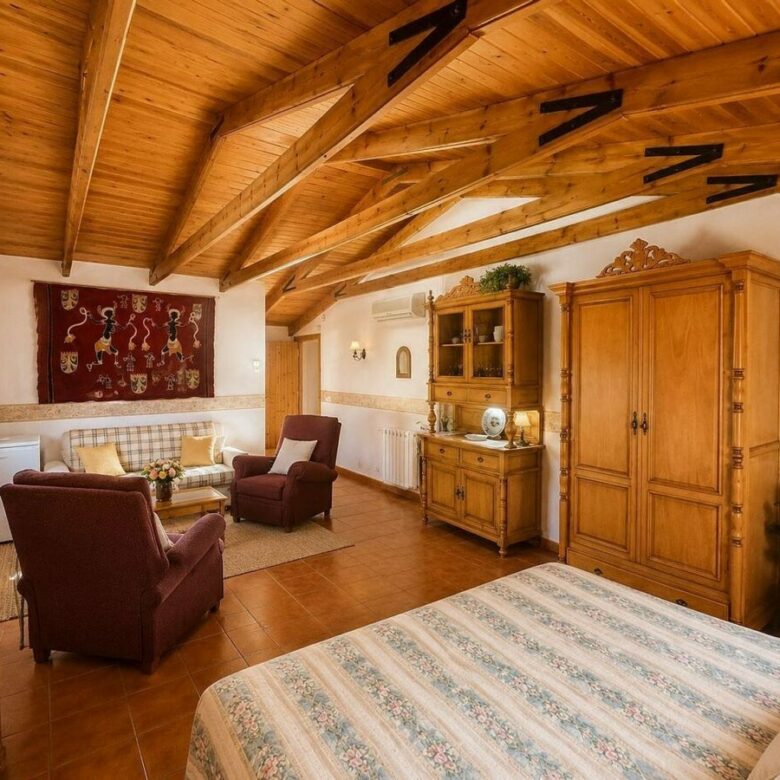 Rustic villa with pool and jacuzzi El Rosario Marbella East