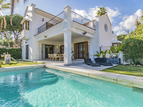 FOR SALE 🏡 Five-Bedroom Villa with Private Pool – Nagüeles, Golden Mile, Marbella