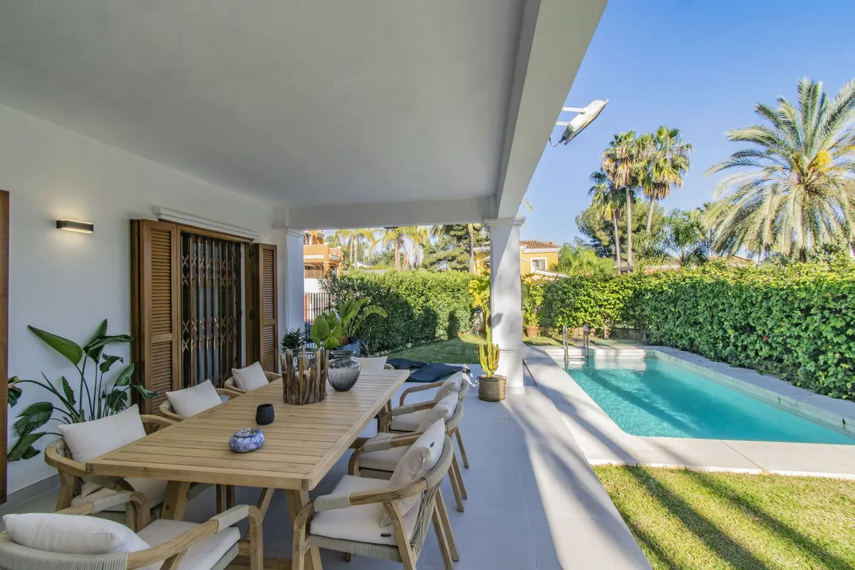 FOR SALE 🏡 Five-Bedroom Villa with Private Pool – Nagüeles, Golden Mile, Marbella