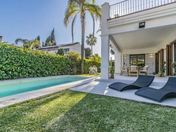 FOR SALE 🏡 Five-Bedroom Villa with Private Pool – Nagüeles, Golden Mile, Marbella