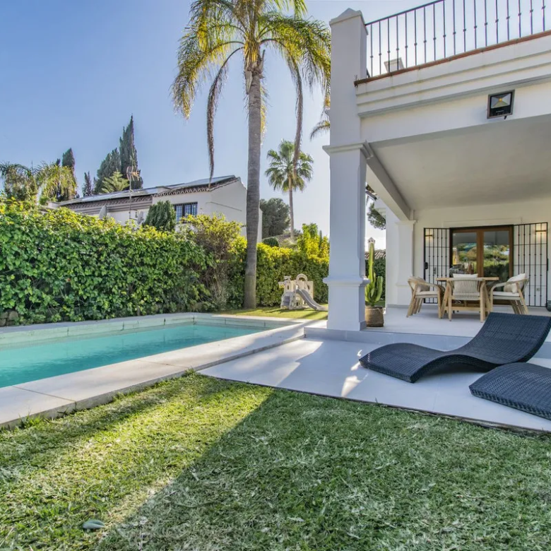 FOR SALE 🏡 Five-Bedroom Villa with Private Pool – Nagüeles, Golden Mile, Marbella