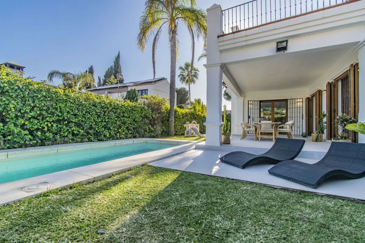 FOR SALE 🏡 Five-Bedroom Villa with Private Pool – Nagüeles, Golden Mile, Marbella