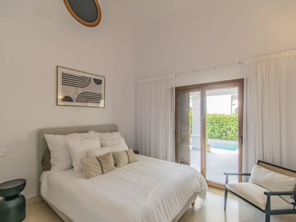 FOR SALE 🏡 Five-Bedroom Villa with Private Pool – Nagüeles, Golden Mile, Marbella