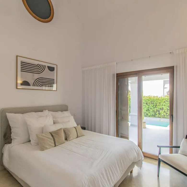 FOR SALE 🏡 Five-Bedroom Villa with Private Pool – Nagüeles, Golden Mile, Marbella