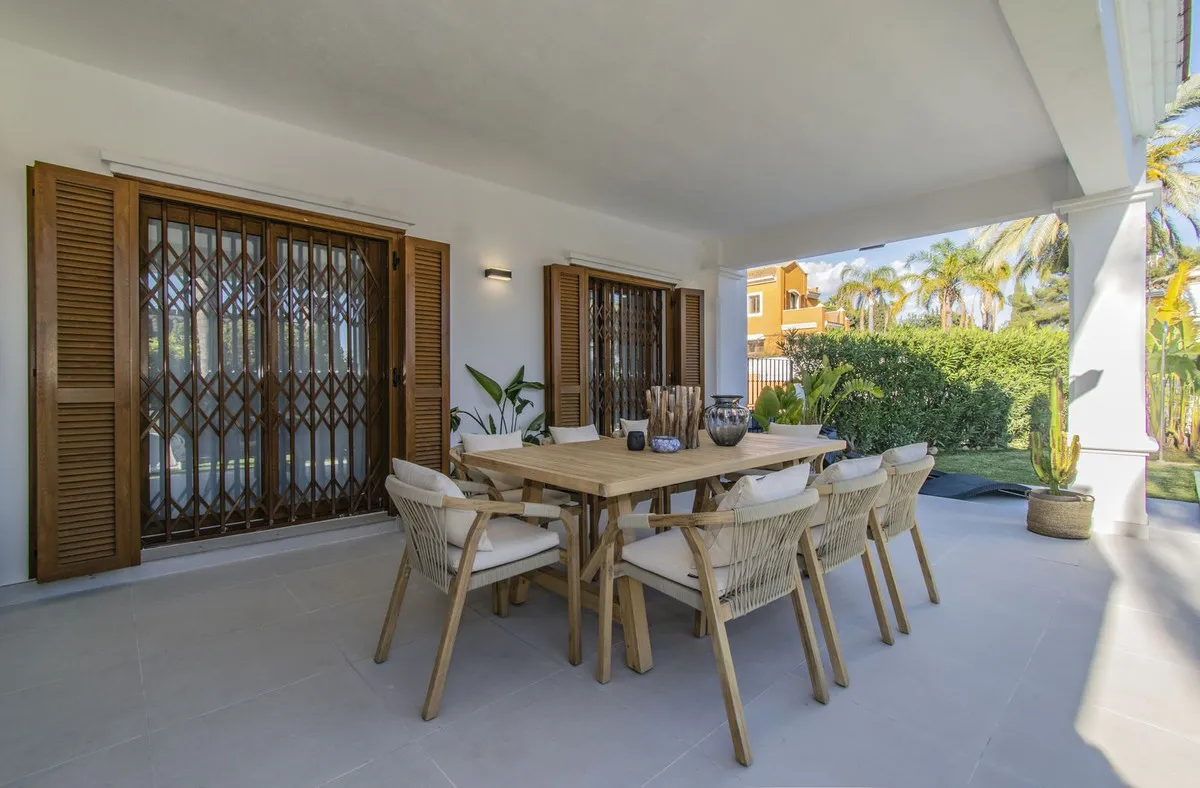 FOR SALE 🏡 Five-Bedroom Villa with Private Pool – Nagüeles, Golden Mile, Marbella
