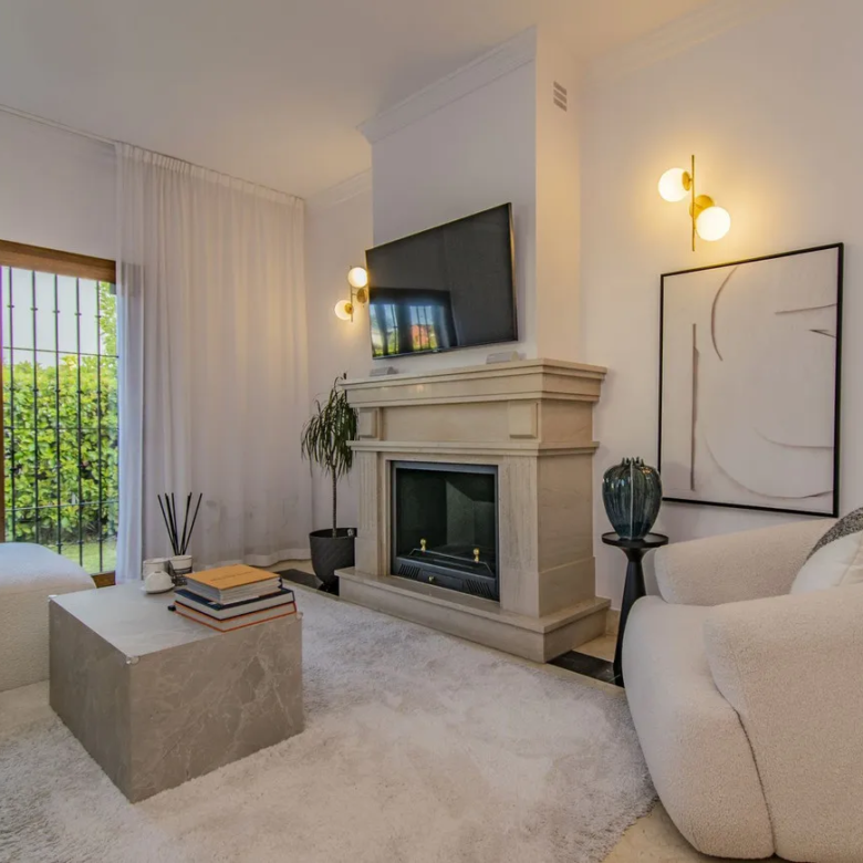 FOR SALE 🏡 Five-Bedroom Villa with Private Pool – Nagüeles, Golden Mile, Marbella