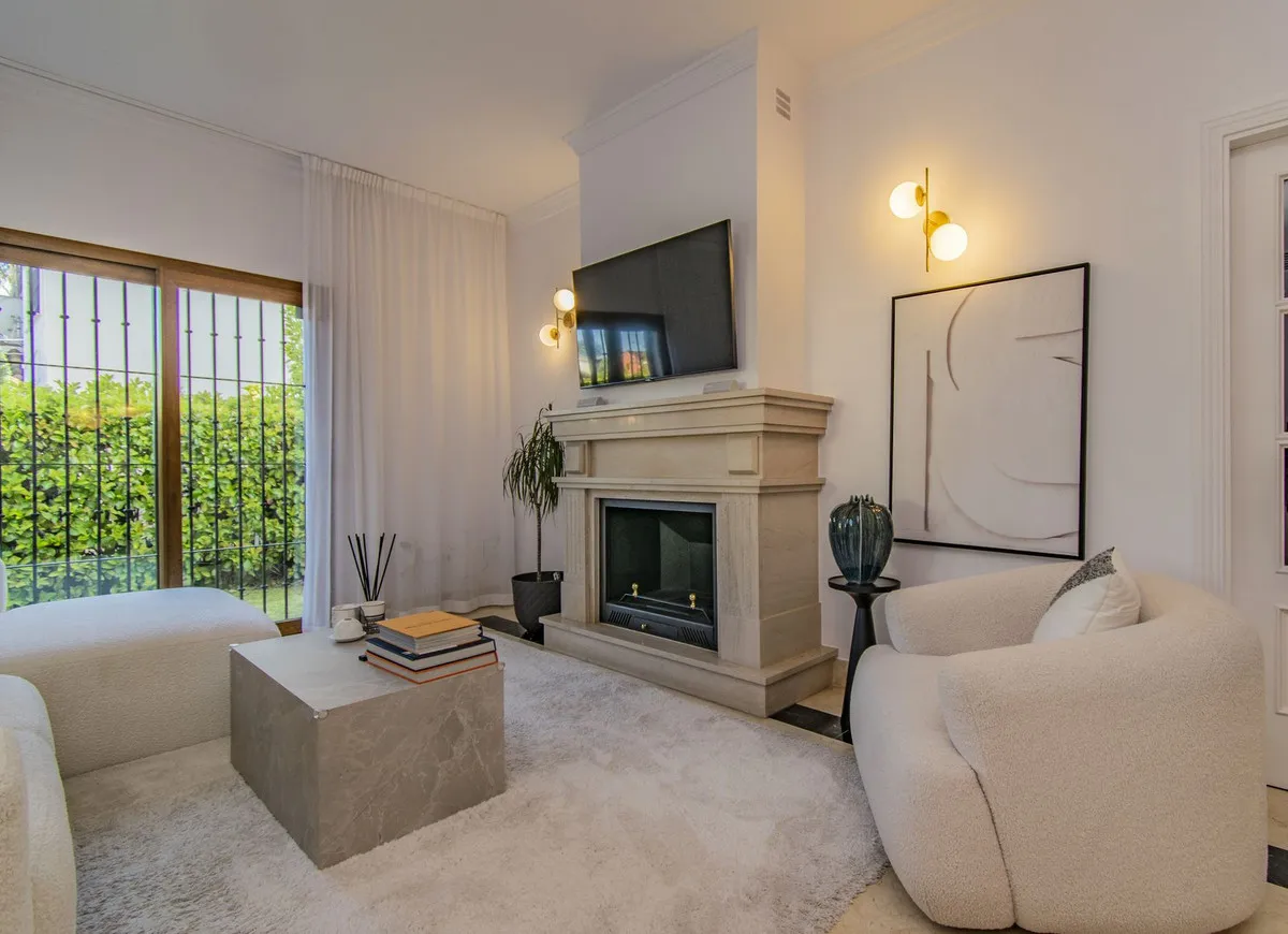 FOR SALE 🏡 Five-Bedroom Villa with Private Pool – Nagüeles, Golden Mile, Marbella