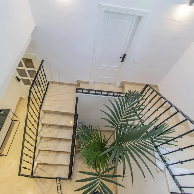 FOR SALE 🏡 Five-Bedroom Villa with Private Pool – Nagüeles, Golden Mile, Marbella