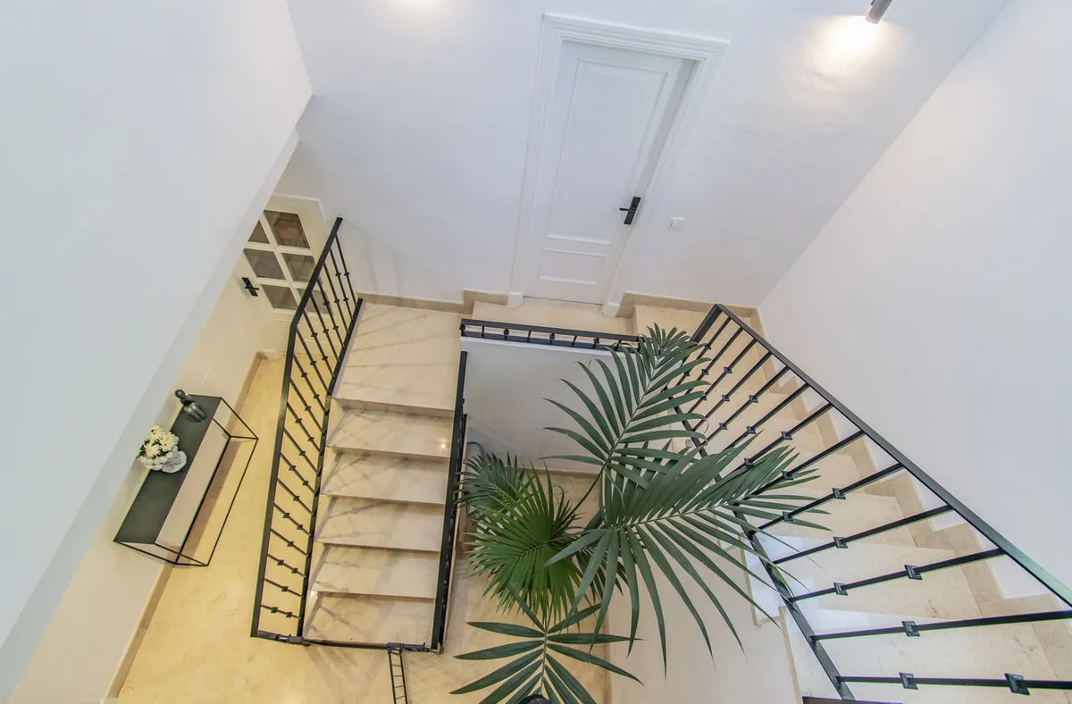 FOR SALE 🏡 Five-Bedroom Villa with Private Pool – Nagüeles, Golden Mile, Marbella