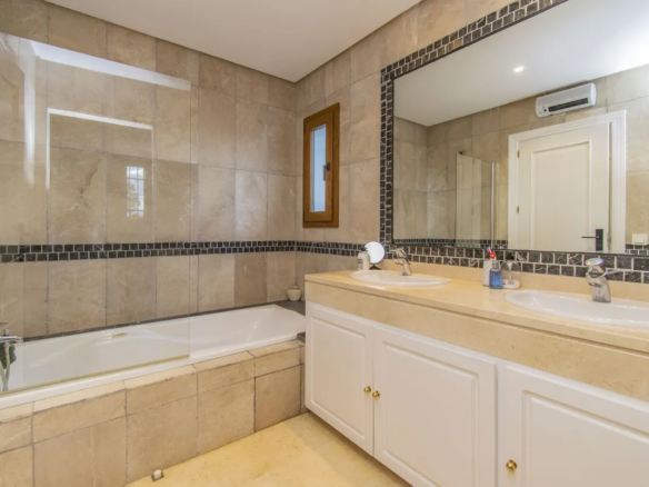 FOR SALE 🏡 Five-Bedroom Villa with Private Pool – Nagüeles, Golden Mile, Marbella