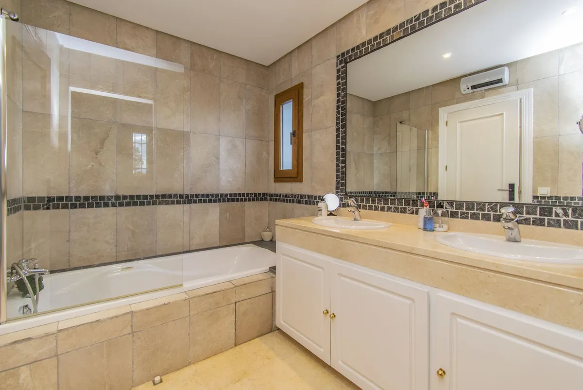 FOR SALE 🏡 Five-Bedroom Villa with Private Pool – Nagüeles, Golden Mile, Marbella