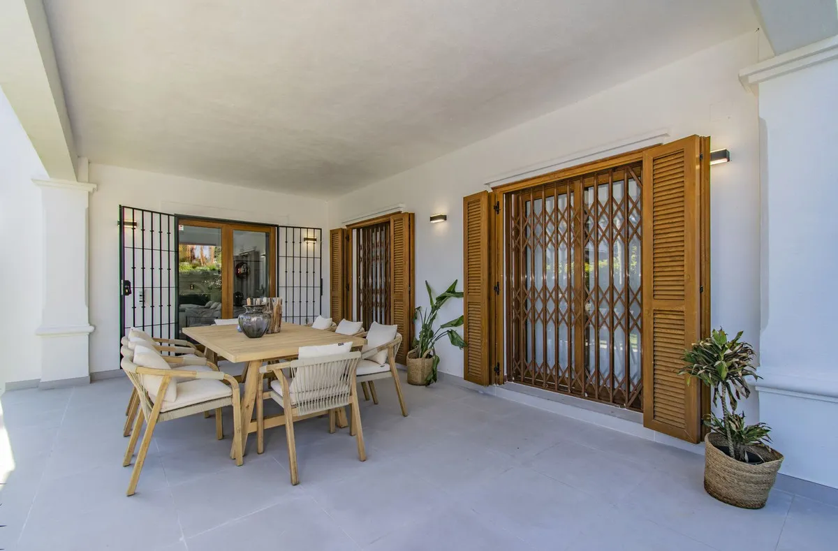 FOR SALE 🏡 Five-Bedroom Villa with Private Pool – Nagüeles, Golden Mile, Marbella