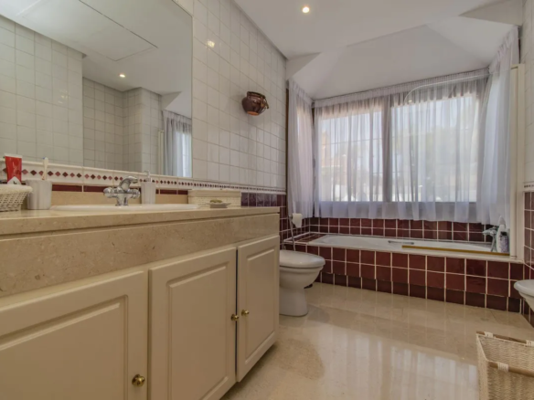 FOR SALE 🏡 Five-Bedroom Villa with Private Pool – Nagüeles, Golden Mile, Marbella