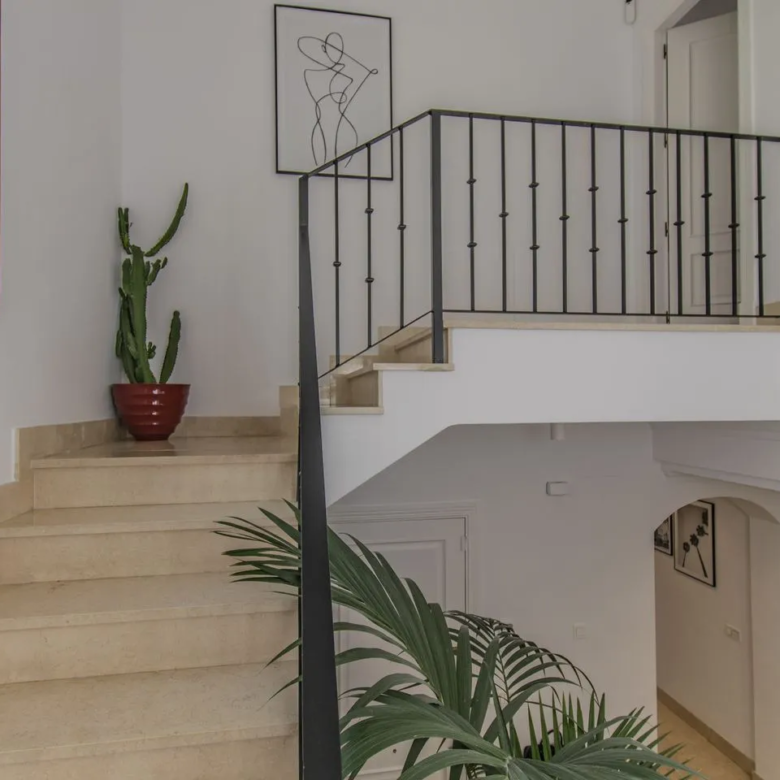 FOR SALE 🏡 Five-Bedroom Villa with Private Pool – Nagüeles, Golden Mile, Marbella