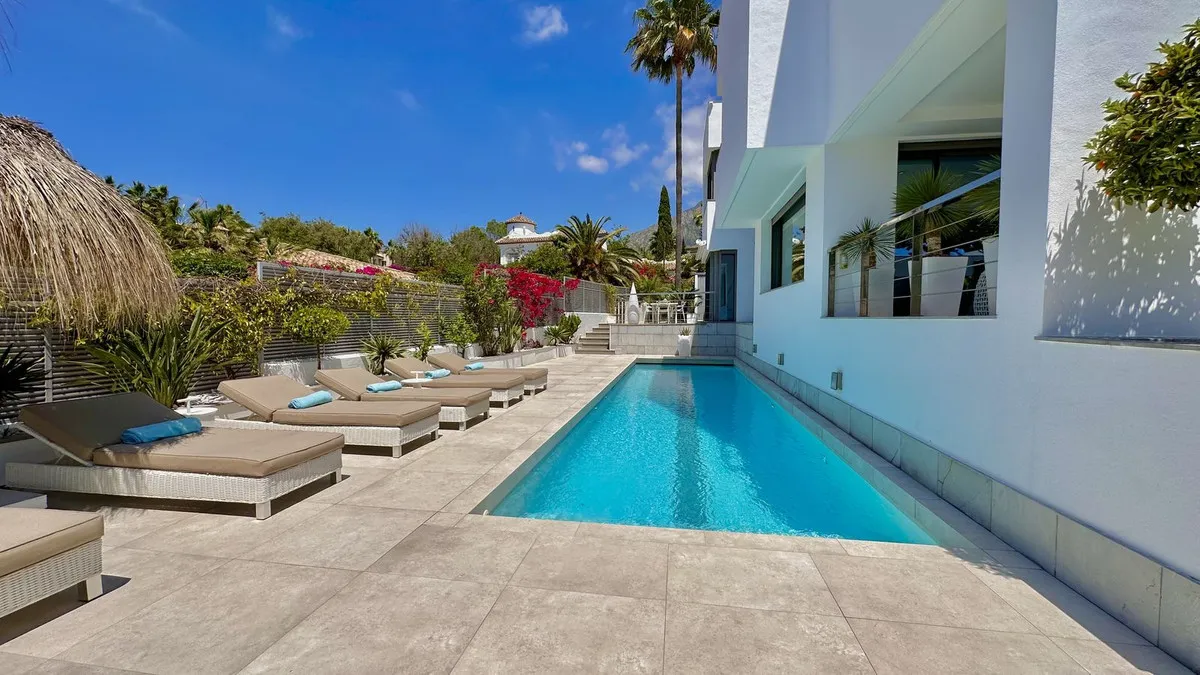 rv-roof-00 FOR SALE 🏡 New-Build Villa with Panoramic Roof Terrace – Nagüeles, Golden Mile, Marbella