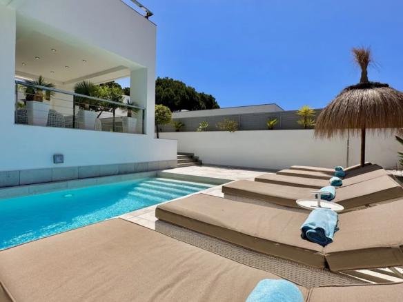 FOR SALE 🏡 New-Build Villa with Panoramic Roof Terrace – Nagüeles, Golden Mile, Marbella