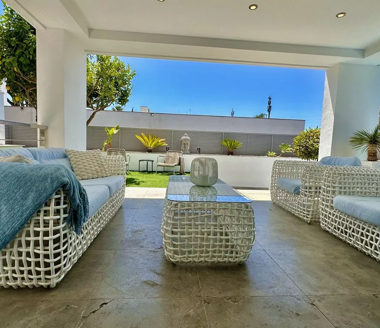 FOR SALE 🏡 New-Build Villa with Panoramic Roof Terrace – Nagüeles, Golden Mile, Marbella