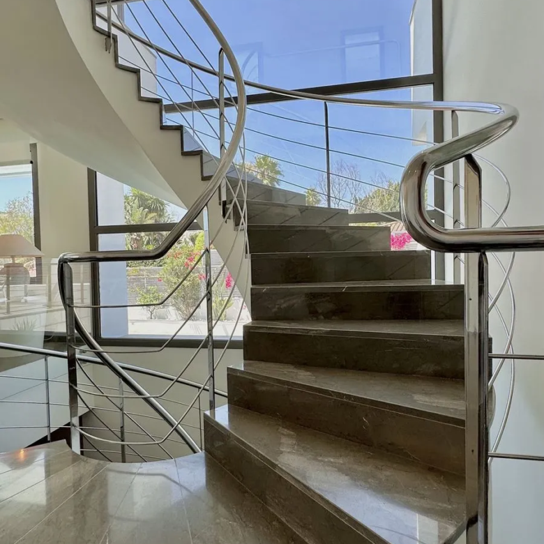 FOR SALE 🏡 New-Build Villa with Panoramic Roof Terrace – Nagüeles, Golden Mile, Marbella