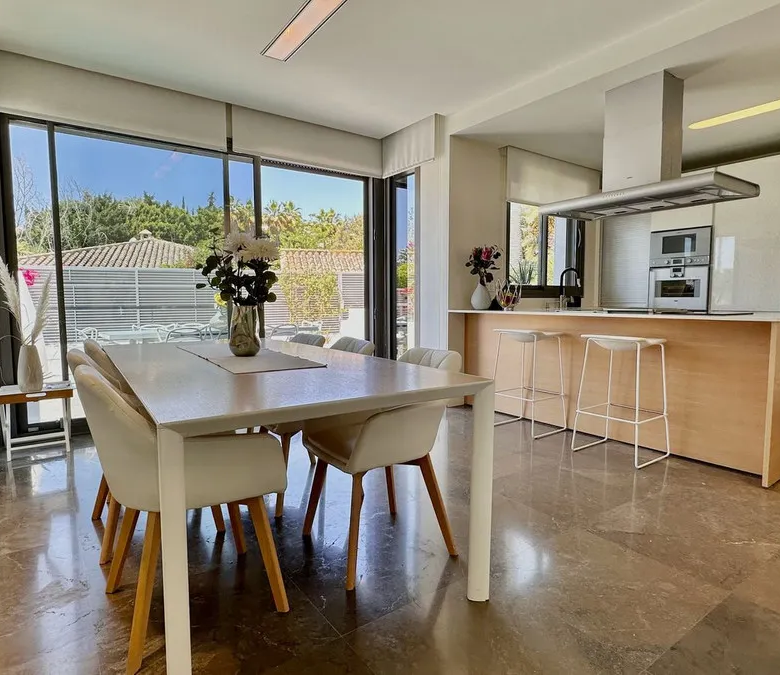 FOR SALE 🏡 New-Build Villa with Panoramic Roof Terrace – Nagüeles, Golden Mile, Marbella
