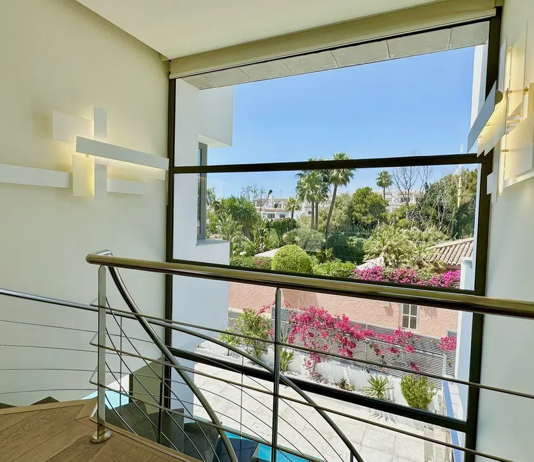 FOR SALE 🏡 New-Build Villa with Panoramic Roof Terrace – Nagüeles, Golden Mile, Marbella