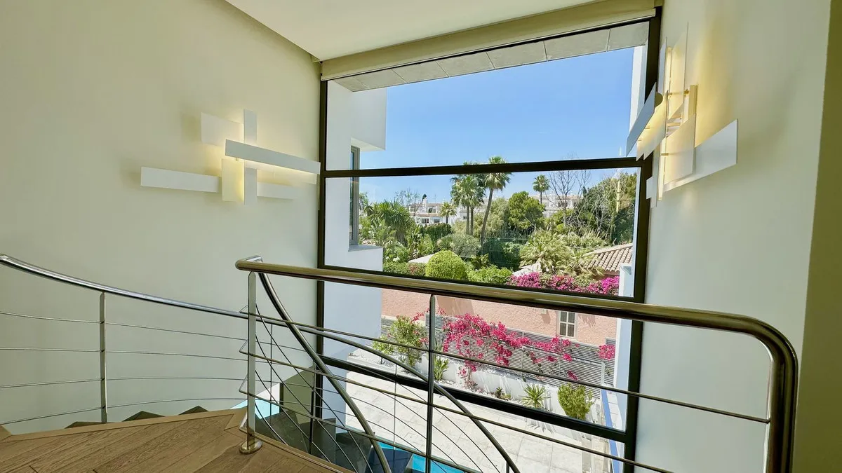 FOR SALE 🏡 New-Build Villa with Panoramic Roof Terrace – Nagüeles, Golden Mile, Marbella