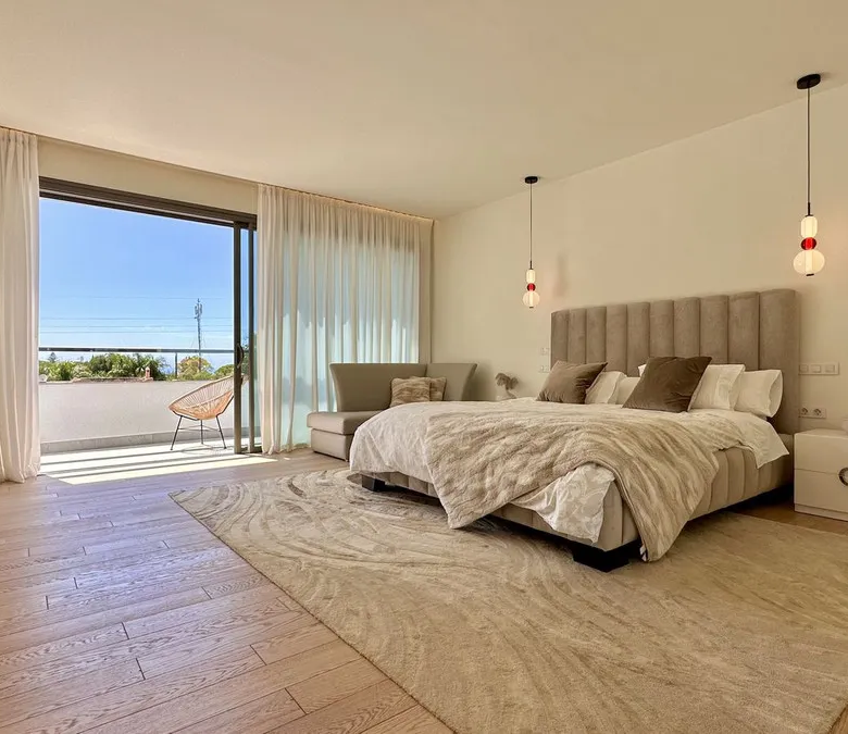 FOR SALE 🏡 New-Build Villa with Panoramic Roof Terrace – Nagüeles, Golden Mile, Marbella
