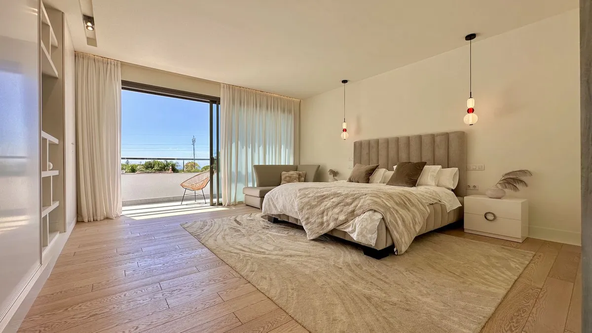 FOR SALE 🏡 New-Build Villa with Panoramic Roof Terrace – Nagüeles, Golden Mile, Marbella