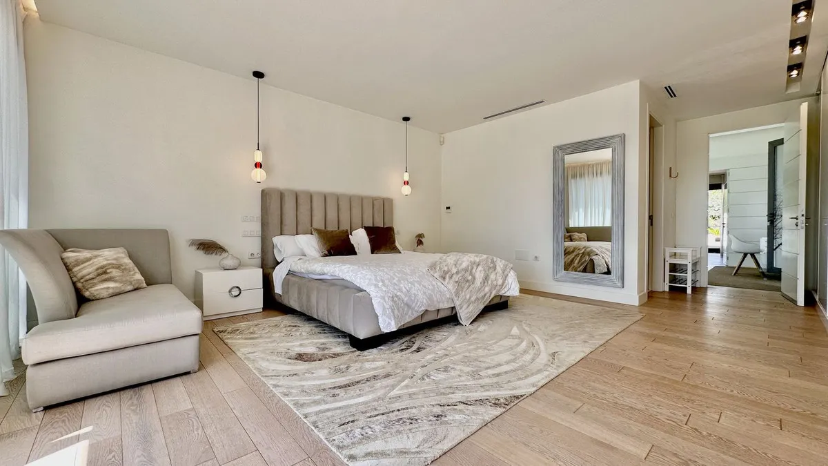 FOR SALE 🏡 New-Build Villa with Panoramic Roof Terrace – Nagüeles, Golden Mile, Marbella