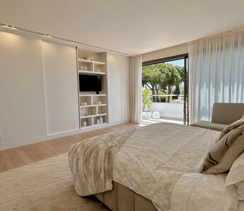 FOR SALE 🏡 New-Build Villa with Panoramic Roof Terrace – Nagüeles, Golden Mile, Marbella