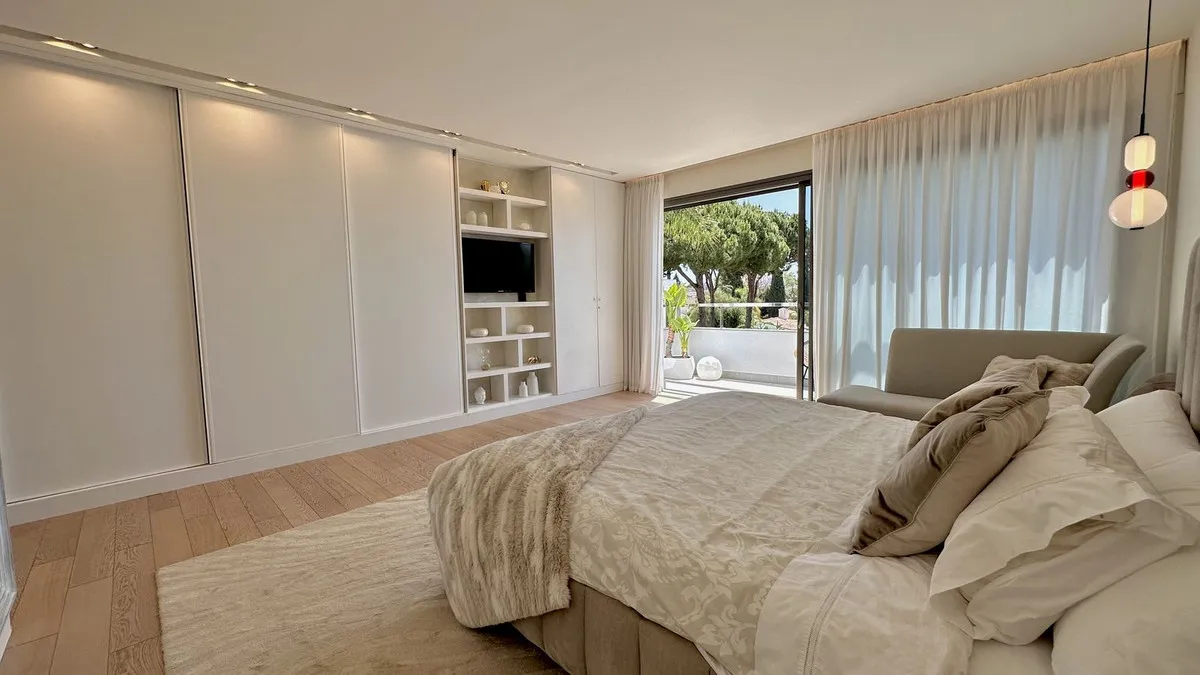 FOR SALE 🏡 New-Build Villa with Panoramic Roof Terrace – Nagüeles, Golden Mile, Marbella