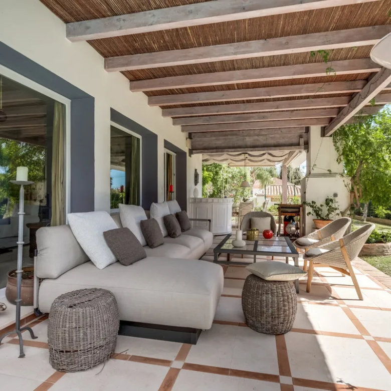 FOR SALE 🏡 South-Facing Classic Villa with Heated Pool – Rocío de Nagüeles, Golden Mile, Marbella
