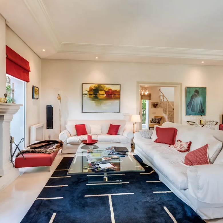 FOR SALE 🏡 South-Facing Classic Villa with Heated Pool – Rocío de Nagüeles, Golden Mile, Marbella