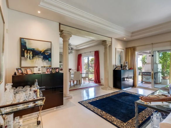 FOR SALE 🏡 South-Facing Classic Villa with Heated Pool – Rocío de Nagüeles, Golden Mile, Marbella