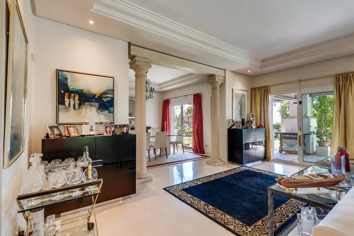 FOR SALE 🏡 South-Facing Classic Villa with Heated Pool – Rocío de Nagüeles, Golden Mile, Marbella