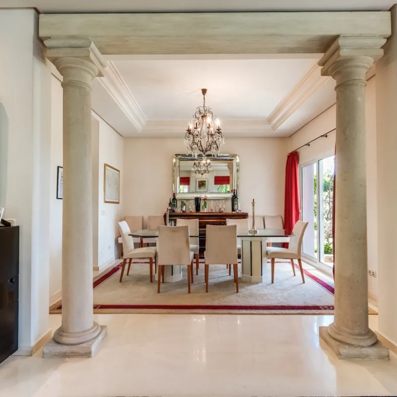 FOR SALE 🏡 South-Facing Classic Villa with Heated Pool – Rocío de Nagüeles, Golden Mile, Marbella