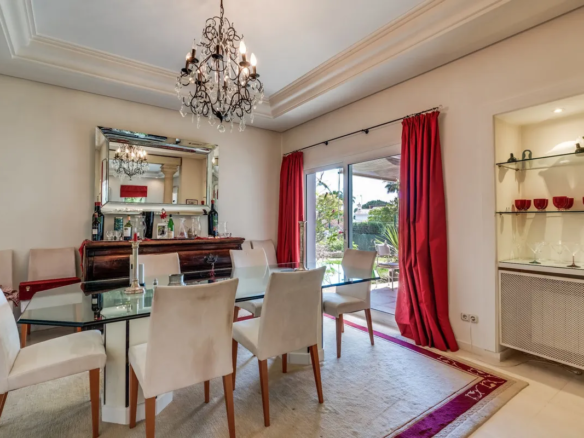 FOR SALE 🏡 South-Facing Classic Villa with Heated Pool – Rocío de Nagüeles, Golden Mile, Marbella