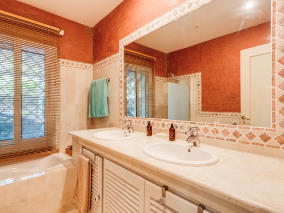 FOR SALE 🏡 South-Facing Classic Villa with Heated Pool – Rocío de Nagüeles, Golden Mile, Marbella
