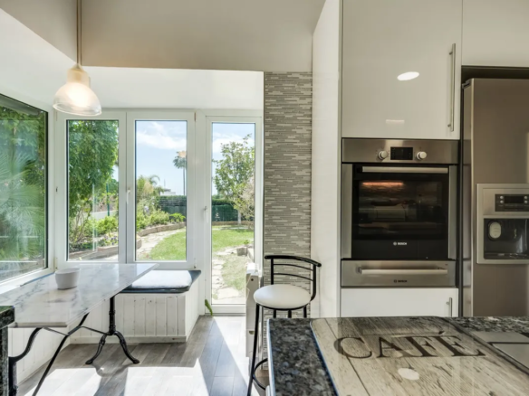 FOR SALE 🏡 South-Facing Classic Villa with Heated Pool – Rocío de Nagüeles, Golden Mile, Marbella