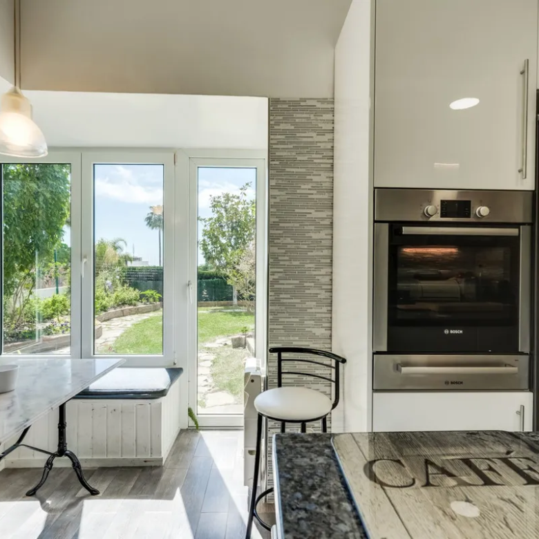 FOR SALE 🏡 South-Facing Classic Villa with Heated Pool – Rocío de Nagüeles, Golden Mile, Marbella