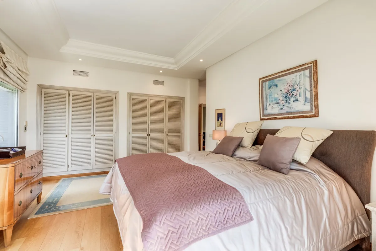 FOR SALE 🏡 South-Facing Classic Villa with Heated Pool – Rocío de Nagüeles, Golden Mile, Marbella