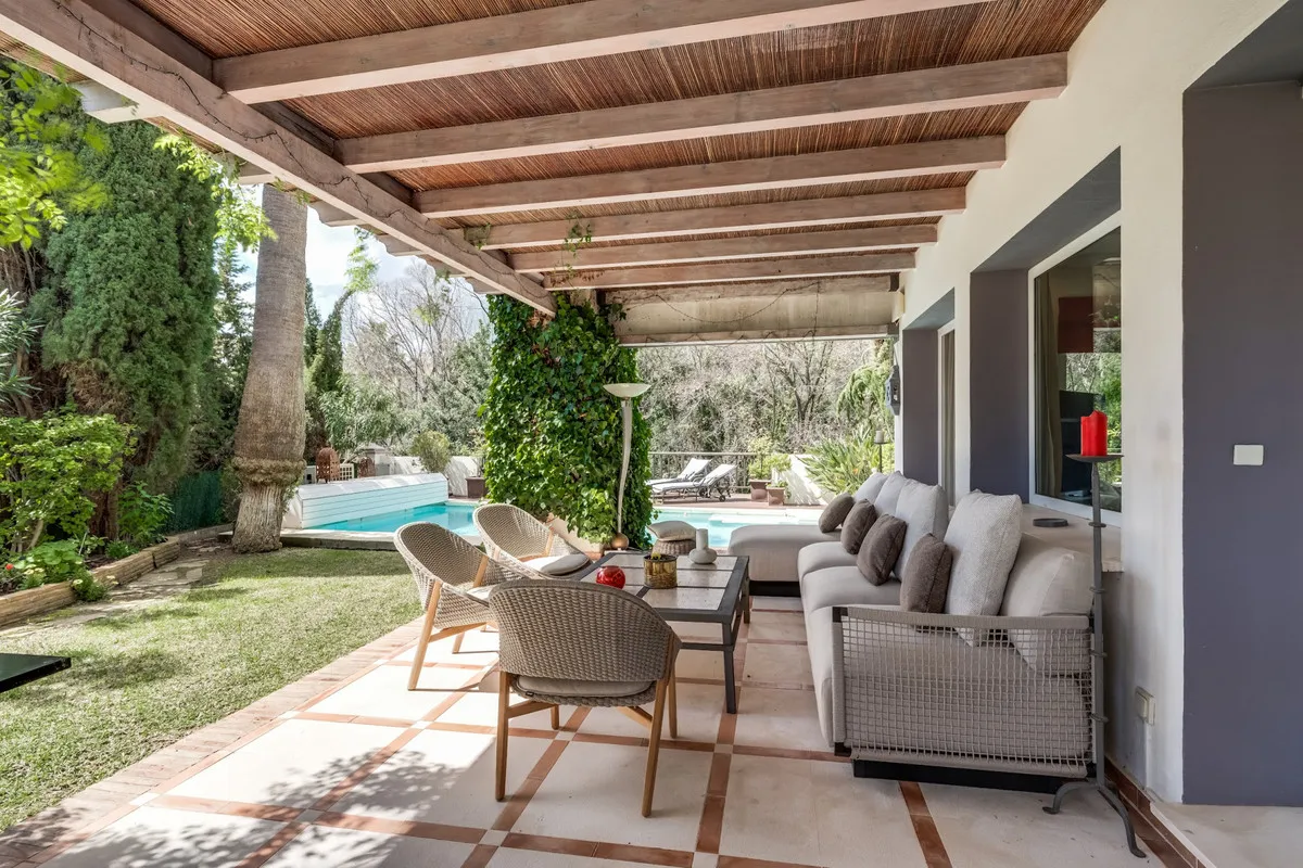 FOR SALE 🏡 South-Facing Classic Villa with Heated Pool – Rocío de Nagüeles, Golden Mile, Marbella