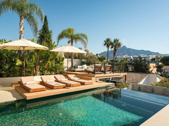 Scandinavian design villa with infinity pool Nueva Andalucia Marbella