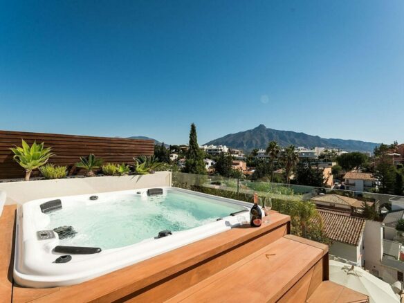 Scandinavian design villa with infinity pool Nueva Andalucia Marbella